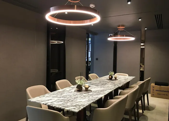 Apartment Langsuan Spacious One Bedroom