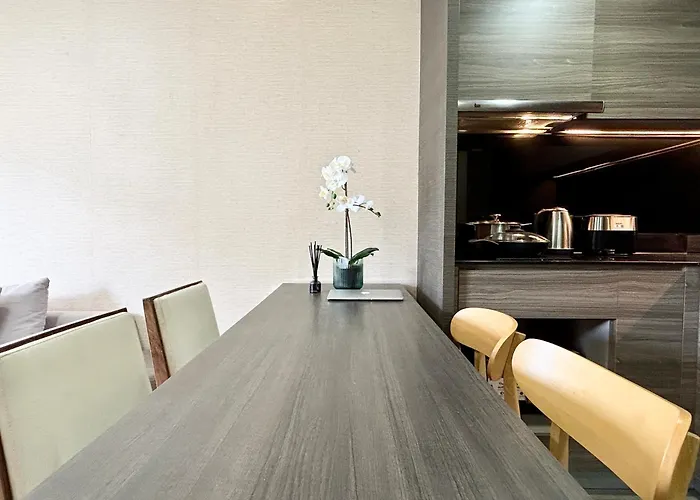 Apartment Langsuan Spacious One Bedroom Bangkok