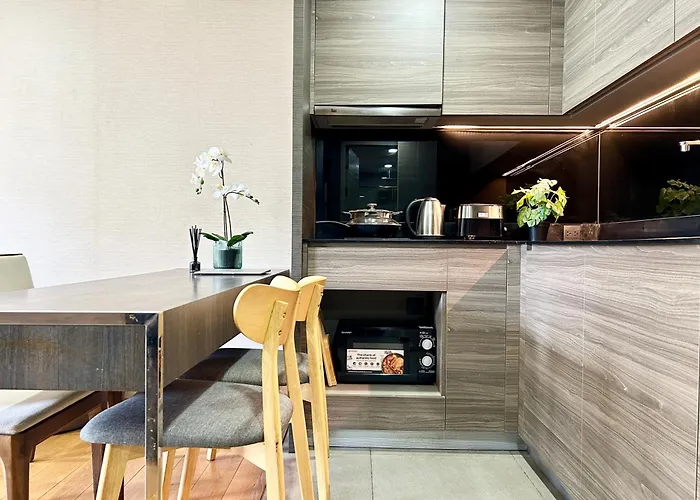 Apartment Langsuan Spacious One Bedroom Bangkok